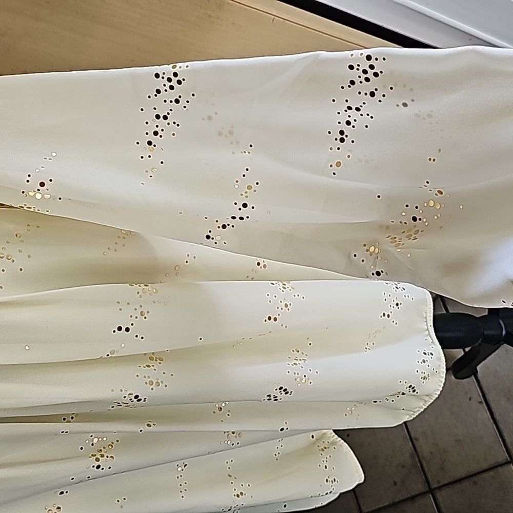Creme blouse with sparkles - Picture 4 of 15